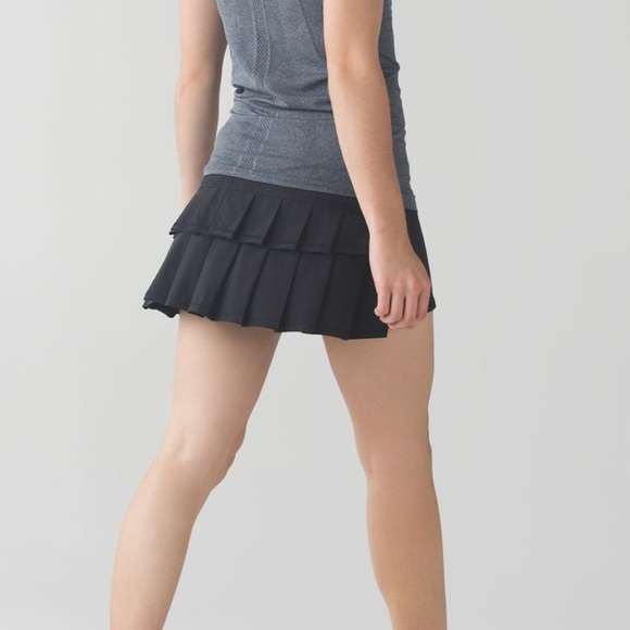 EUC Lululemon Pace Setter Skirt - Black - 6 - Picture 3 of 13